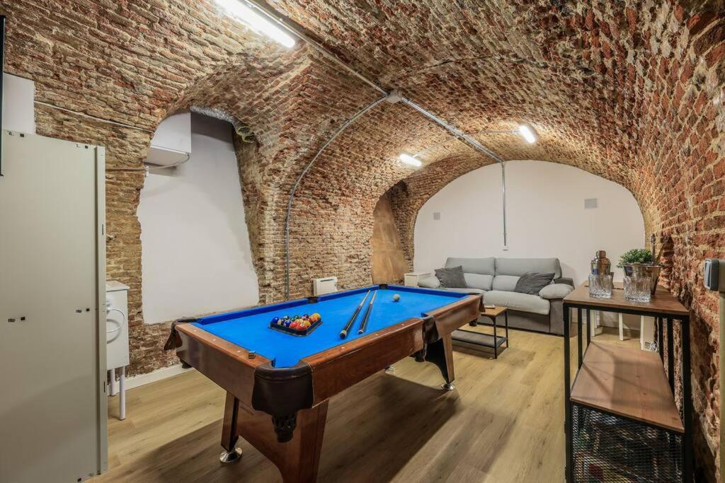 Unique Flat La Latina * Billiard & Darts Apartment Madrid Luaran gambar
